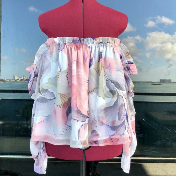 🌸Vince Camuto Off Shoulder Diffused Floral Blouse - Picture 5 of 14